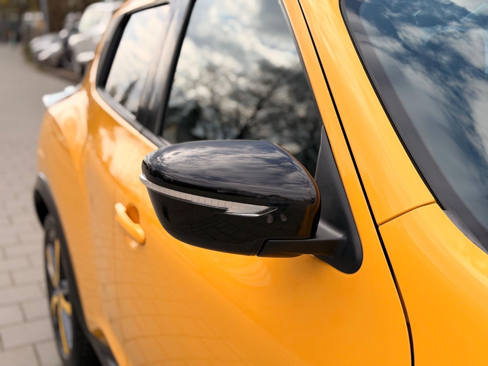Juke*AHK*Temp*BT*Klimaaut.*Nav*Alcantara*Kamera*