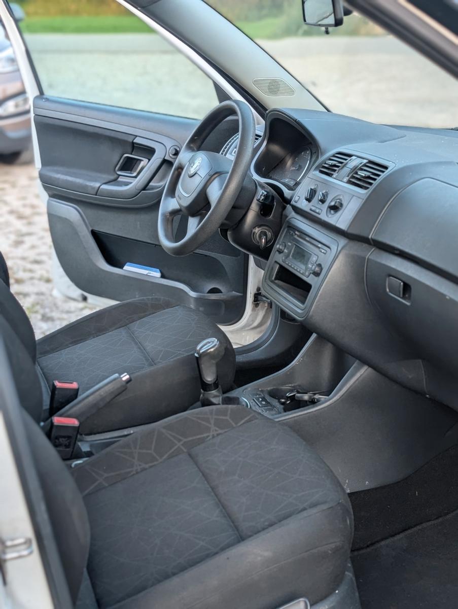 Skoda Fabia 2012 — photo 9