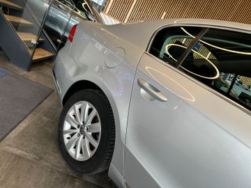 MYAUTOCENTER – Gebraucht- und Jahreswagen mit Werkstattservice in Pfaffenhofen Volkswagen Passat *ACC*NAV*AHK*PDC*SitzHZ*2-ZONEN*TotWinkel