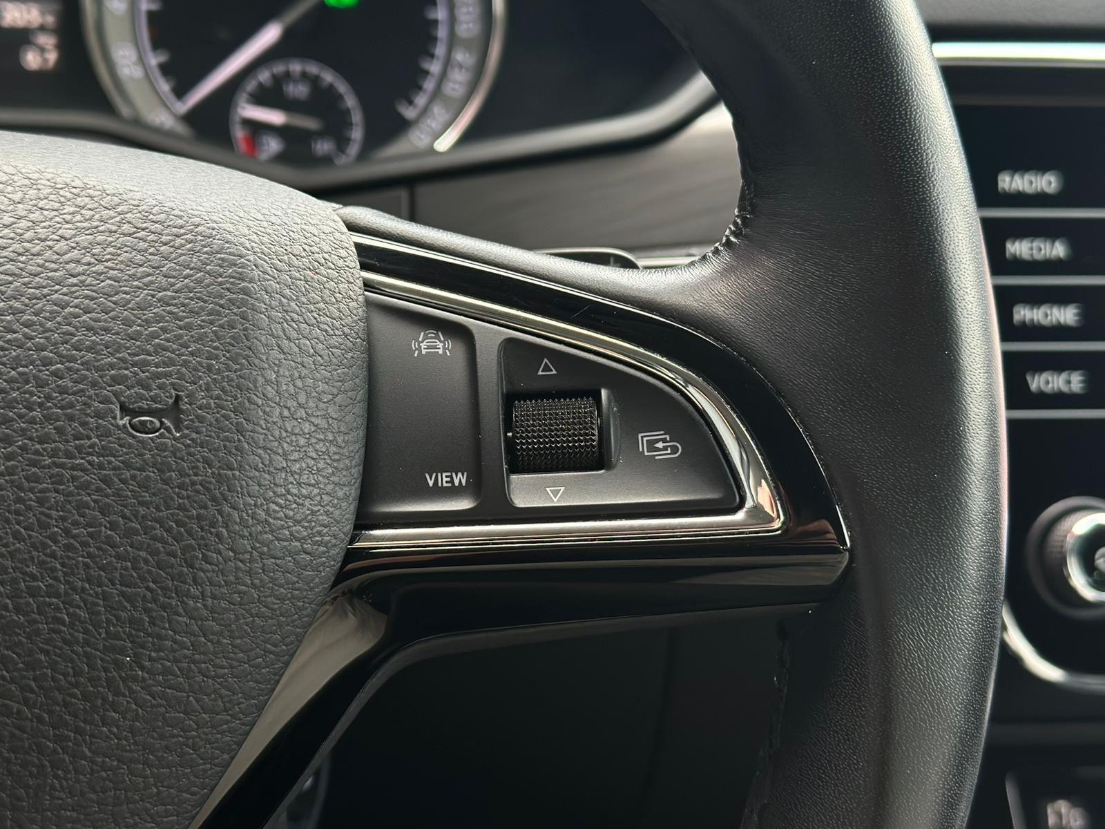 Skoda Superb 2.0TDI STYLE MATRIX#MEMORY#NAVI#SHZ#AHK