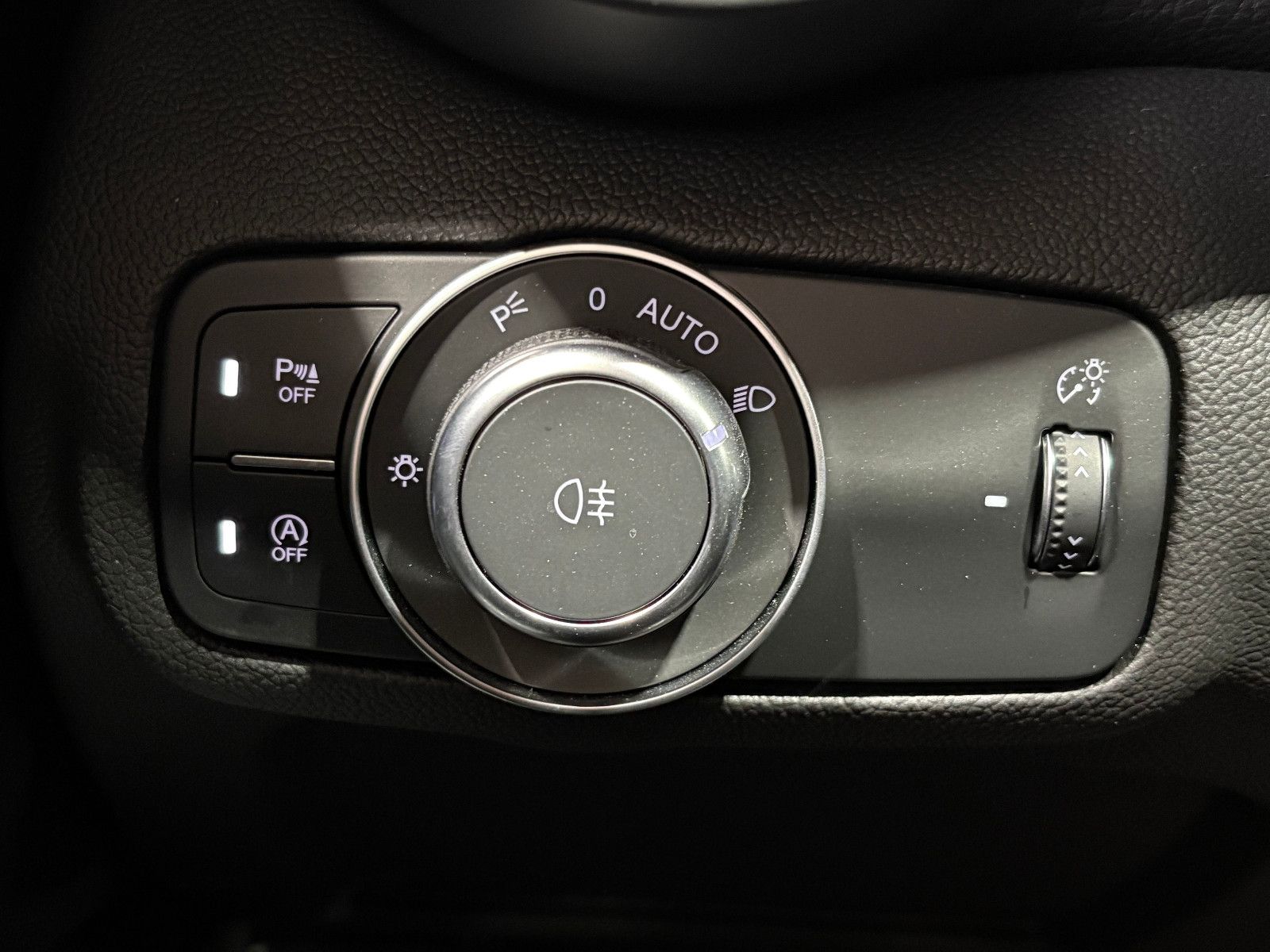 Fahrzeugabbildung Alfa Romeo Giulia Ti Q4/MEMORY/KAMERA/NAVI/ACC/APPLE/SHZ