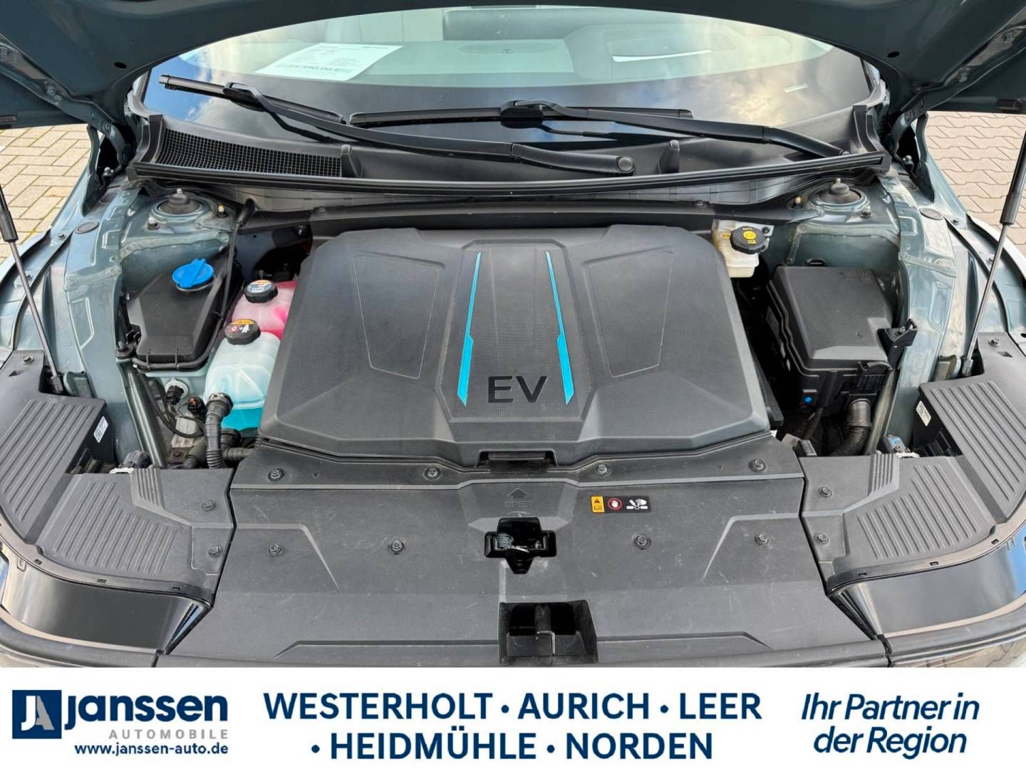 Fahrzeugabbildung Hyundai IONIQ 5 mit Allradantrieb 72,6kWh Batt. UNIQ-Pak