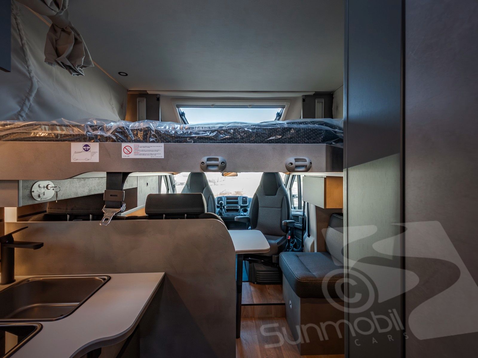 Fahrzeugabbildung Crosscamp EXPDN 7.0 E Peugeot Automatik