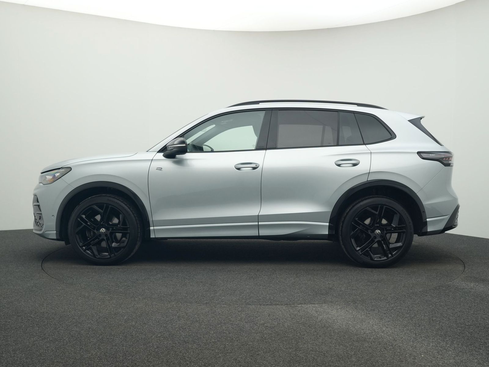 Volkswagen Tiguan 2.0 TSI DSG 4Mo. R-Line IQ.LIGHT NAVI 4-J imagem 3