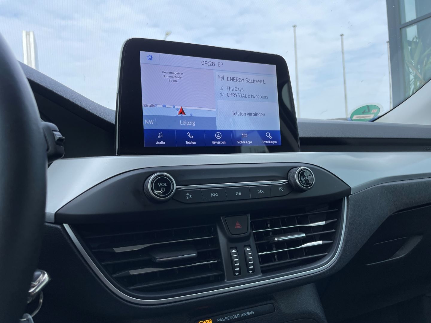 Fahrzeugabbildung Ford Focus C&C MHEV Kamera VerkehrszeichenERK DAB