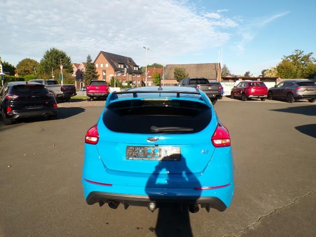 Ford Focus RS + Navi / Winterpaket / Komfortpaket 