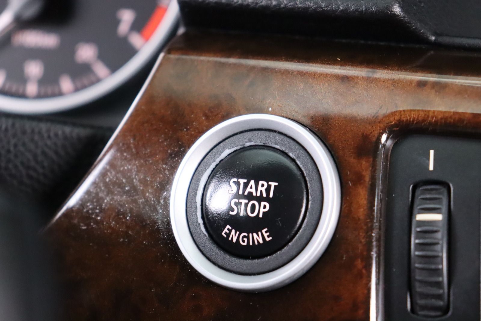 Fahrzeugabbildung BMW 318 i Touring * Xenon * Leder * Pano *