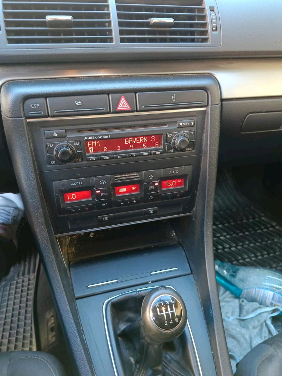 Audi A4 2006 — photo 13