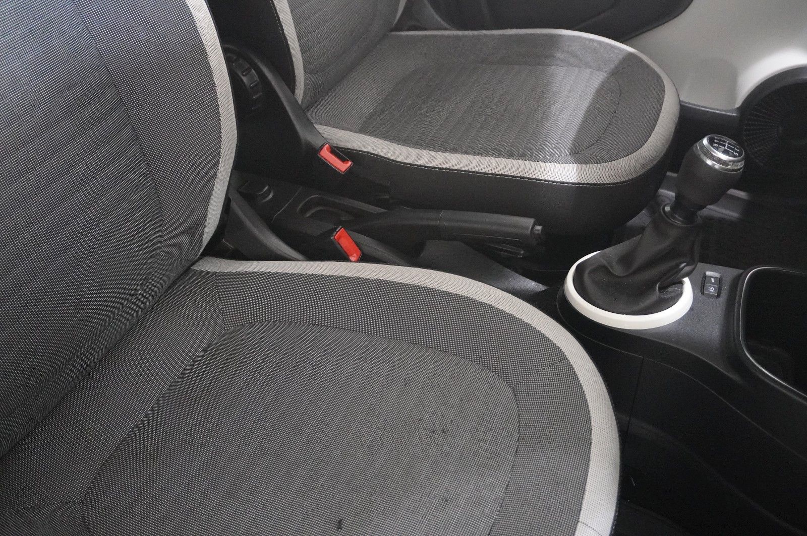 Fahrzeugabbildung Renault Twingo 1.0 SCE LIMITED 5-TÜR  LED/KLIMA/USB/BT