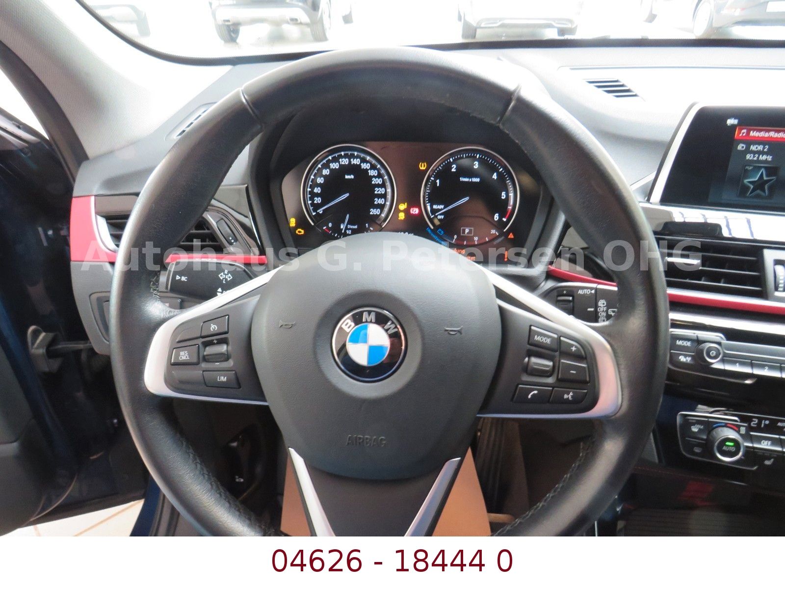 Fahrzeugabbildung BMW X1 sDrive 18 d Sport Line*Autom*LED*AHK*SHZ*Navi