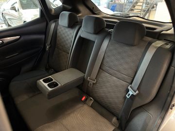 Nissan Qashqai Acenta 4x4 *AHK*Kamera*Navi*