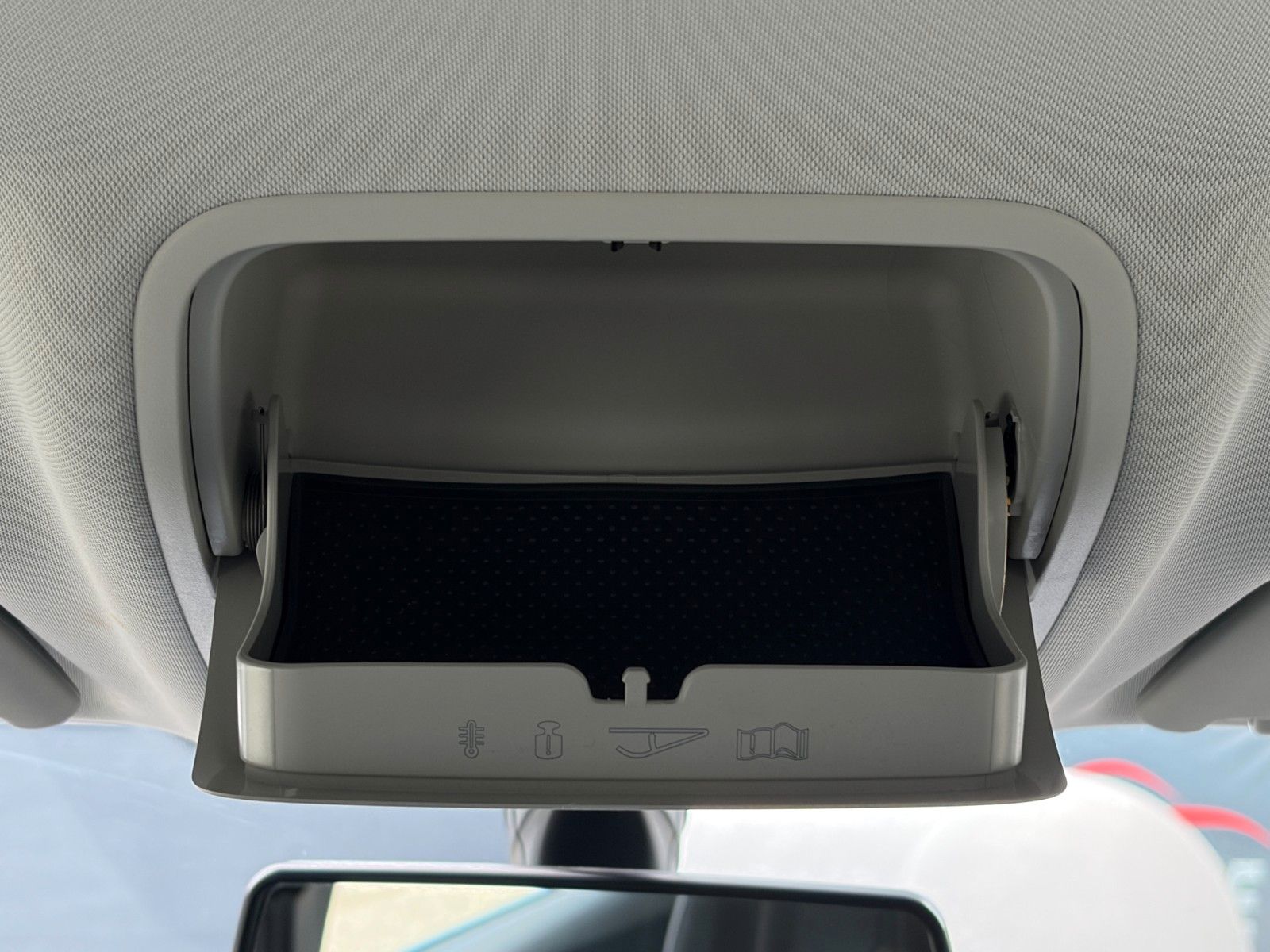 Fahrzeugabbildung SEAT Ateca Style 1,5 TSI DSG Tempomat LHZ SHZ CAM NAV