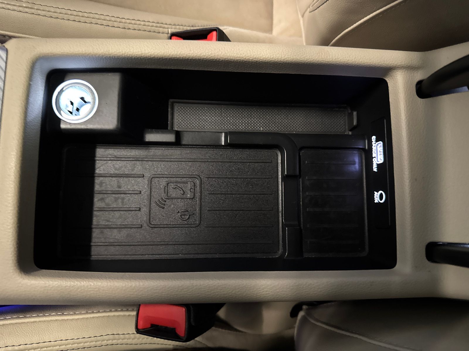 Fahrzeugabbildung Audi A4 Avant DESIGN S-TRONIC PANO STHD AHK LEDER