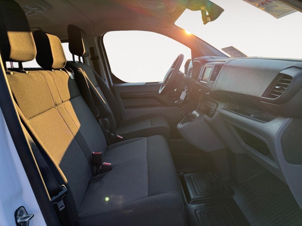 Fahrzeugabbildung Toyota Proace 2,0-l-D-4D L2 (9-Si.) Comfort