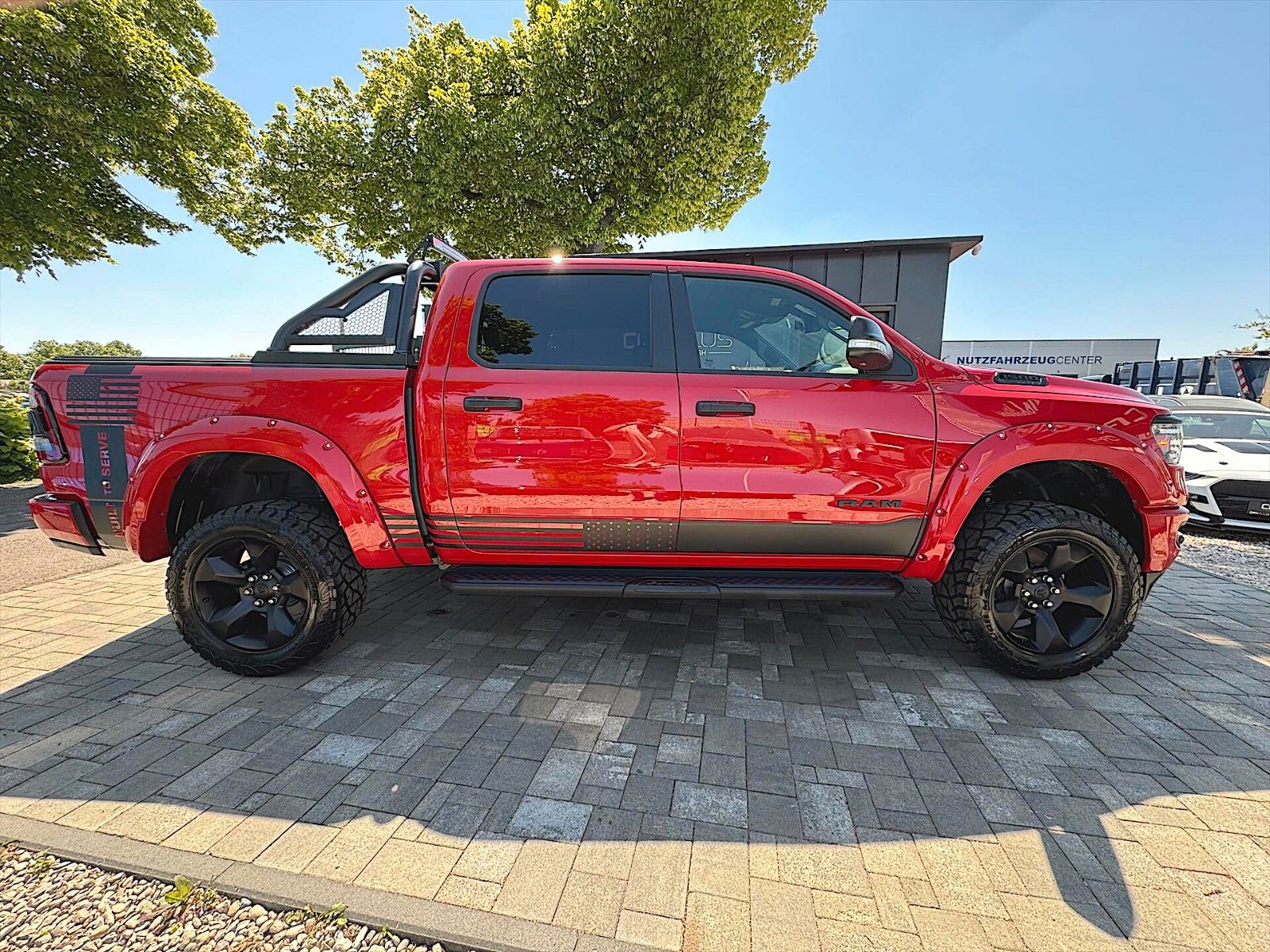 Fahrzeugabbildung Dodge RAM 5.7 V8 HEMI 4x4 Offroad BUILT TO SERVE *LED*