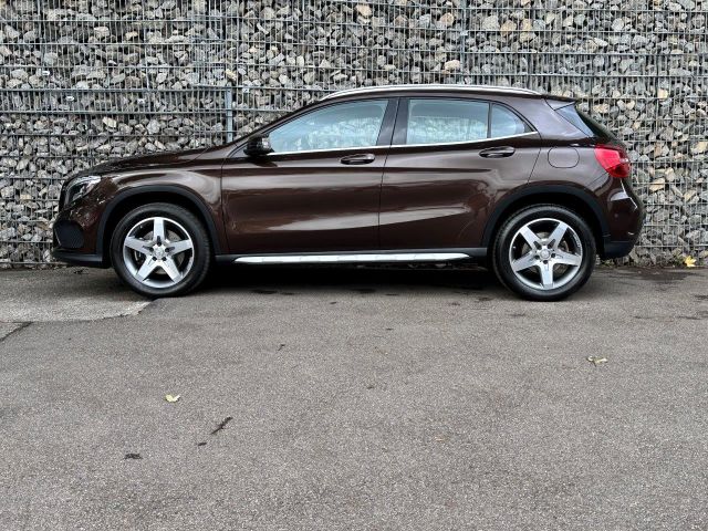 Mercedes-Benz GLA 250 4Matic AMG -Leder-Distroic-ILS-Standheiz