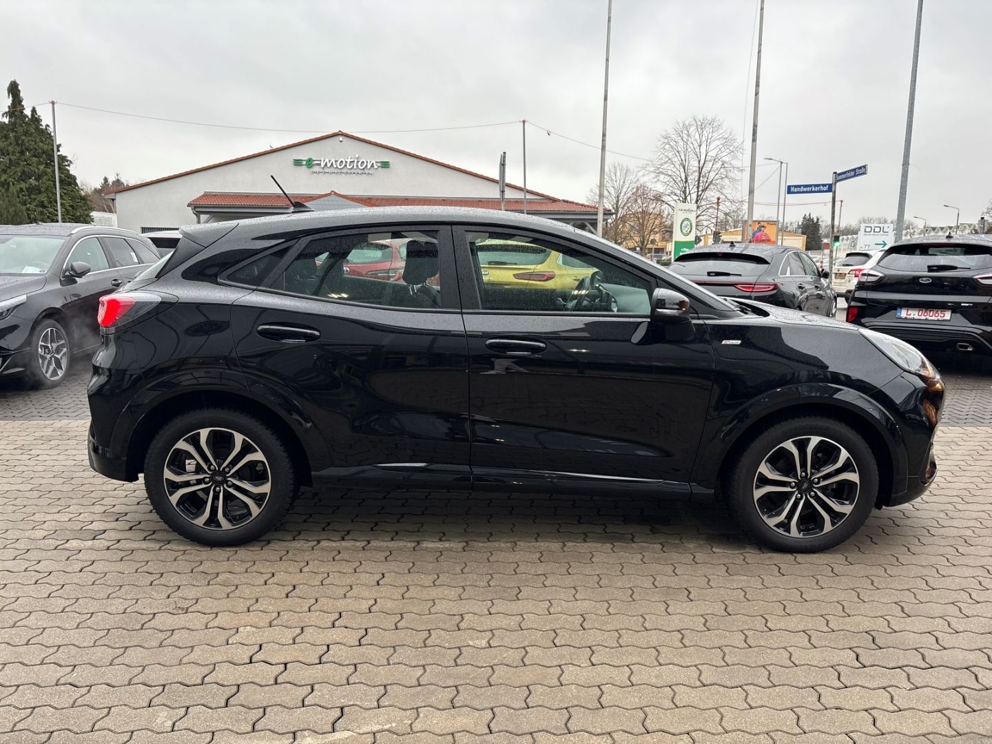 Fahrzeugabbildung Ford Puma ST-Line Navi LED DAB SHZ LenkradHZG Keyless