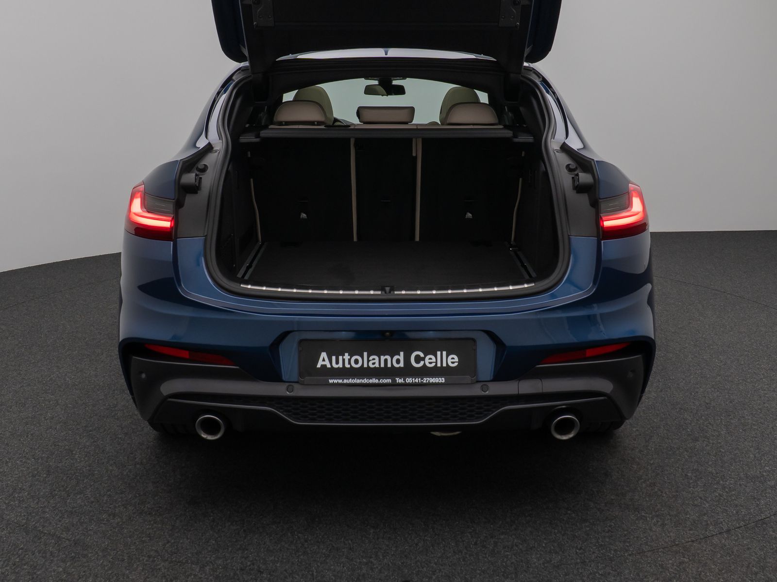 Fahrzeugabbildung BMW X4 xD30d M Sport Panorama Kamera HUD H/K AHK 21"