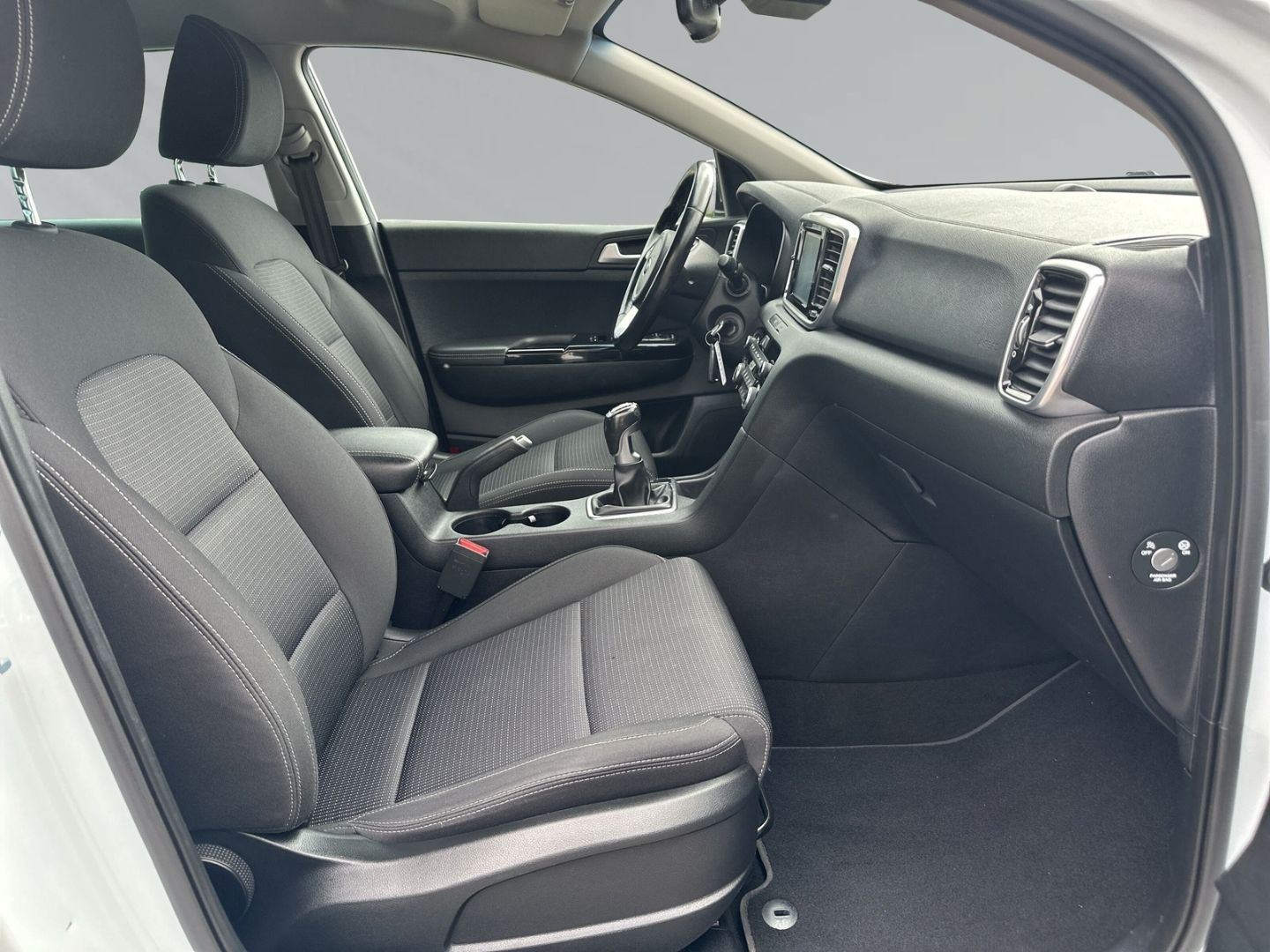 Fahrzeugabbildung Kia Sportage 1.6 Dream Team 2WD +Navi+Mehrzonenklima