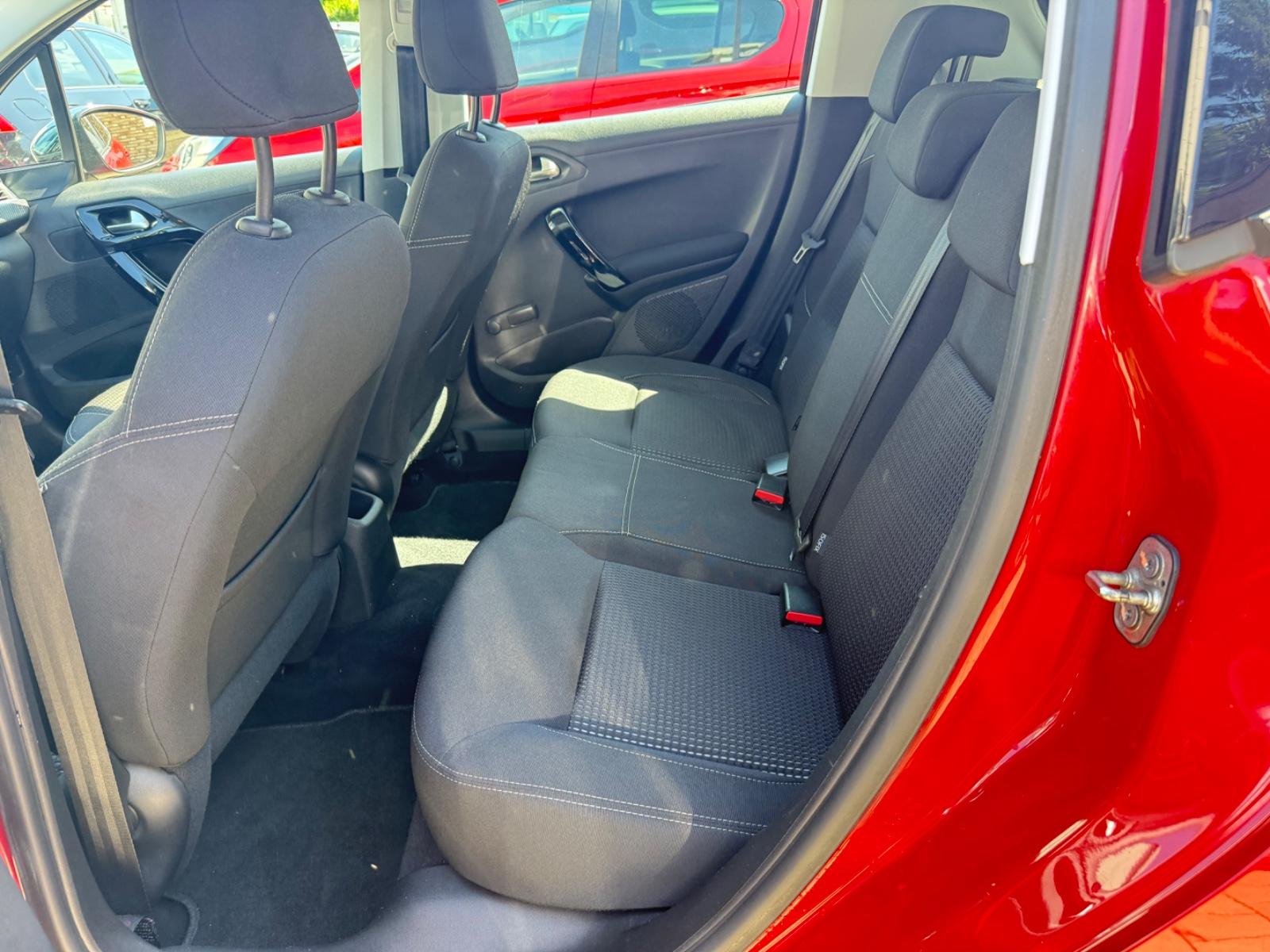 Peugeot 208 Allure