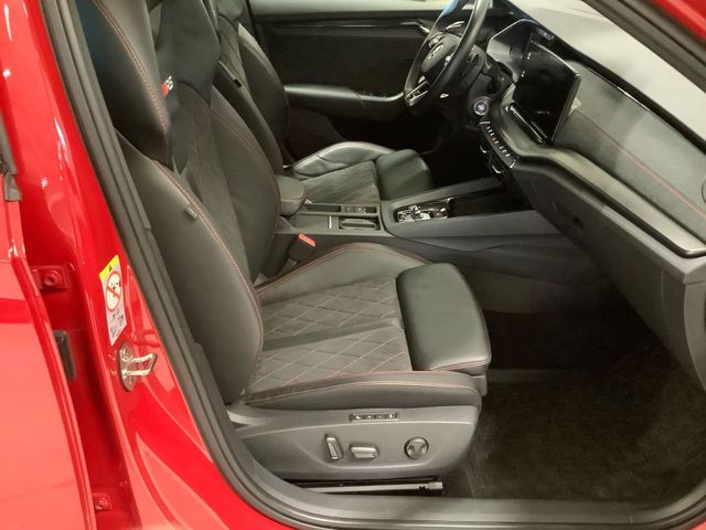 Octavia Škoda Octavia Combi RS iV / pACC MATRIX