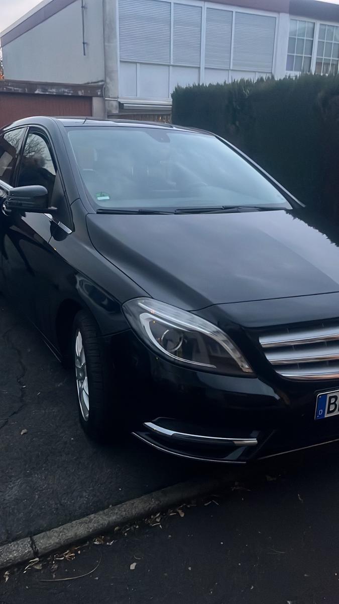 Mercedes-Benz B 200