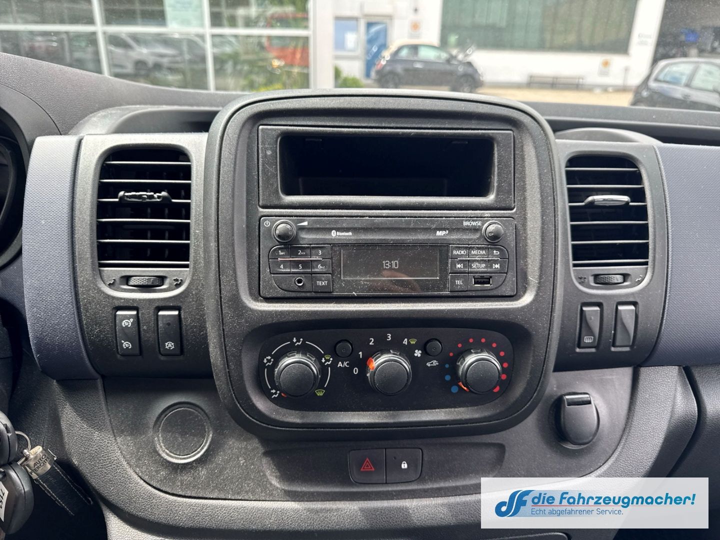 Fahrzeugabbildung Opel Vivaro B Kombi Combi 9Si. L1H1 2,7t *7152 *EXPOR