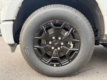 Ford F 150 Lightning XLT 2025 weiss im Vorlauf