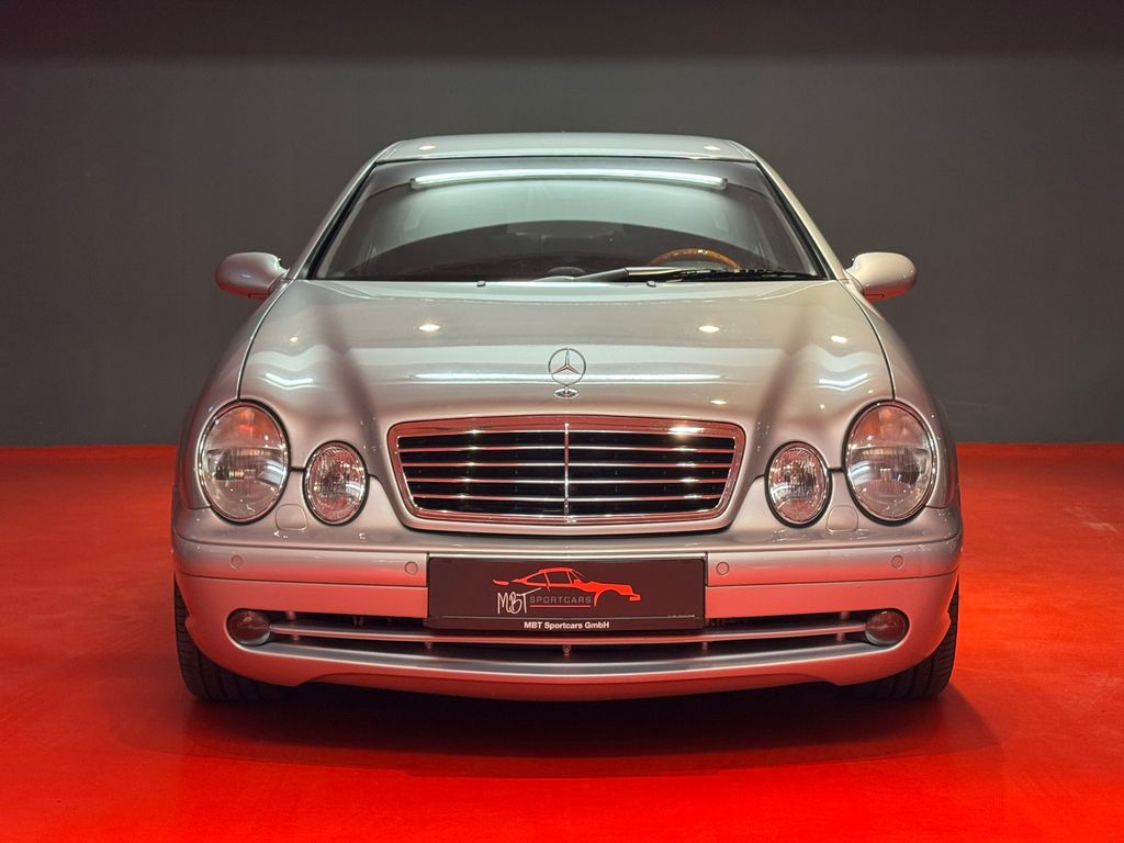 Mercedes-Benz CLK 320