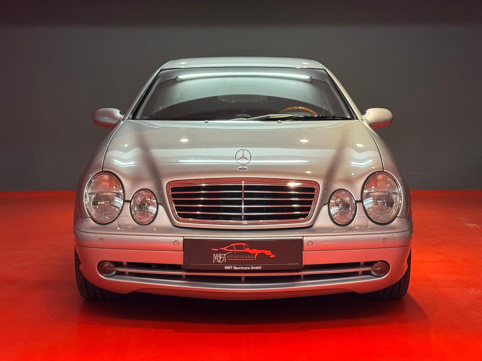 Mercedes-Benz CLK 320 ELEG./3.2 V6 218PS/AMG/WENIG KM/DESIGNO!