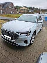 Audi e-tron 55 quattro advanced inc. AHK - weiße Audi e-tron
