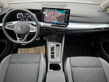 Volkswagen Golf VIII  Energy 1.5 eTSI 1150 PS  7-Gang-DSG