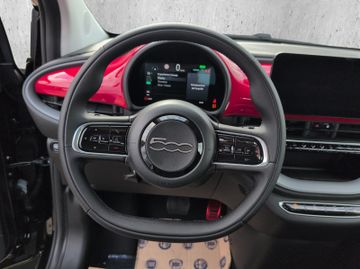Fiat 500e Red 23,8kw +KeyLess+SHZ+PDC+SoundSys