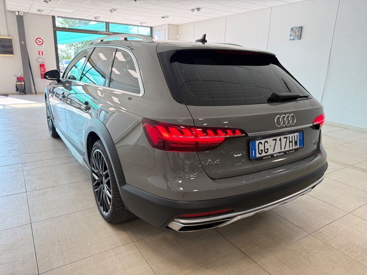 Audi A4 allroad 40 TDI 204 CV S tronic Identity  imagem 3