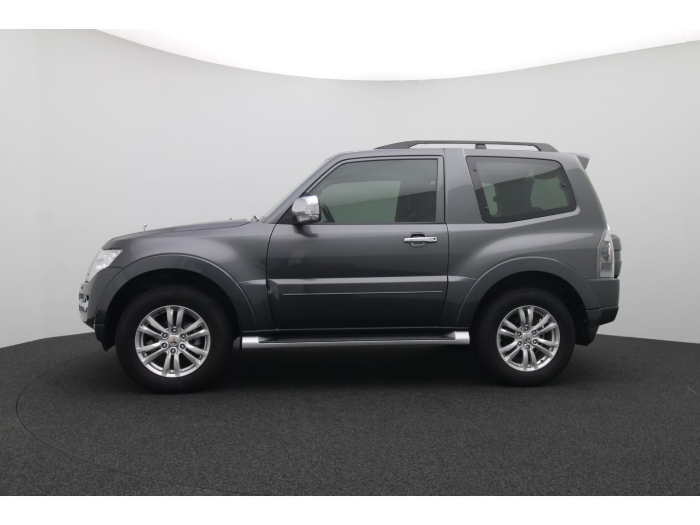 Fahrzeugabbildung Mitsubishi Pajero GLS 3,8L 4WD AHK, AppleCP, Pano, Schiebed