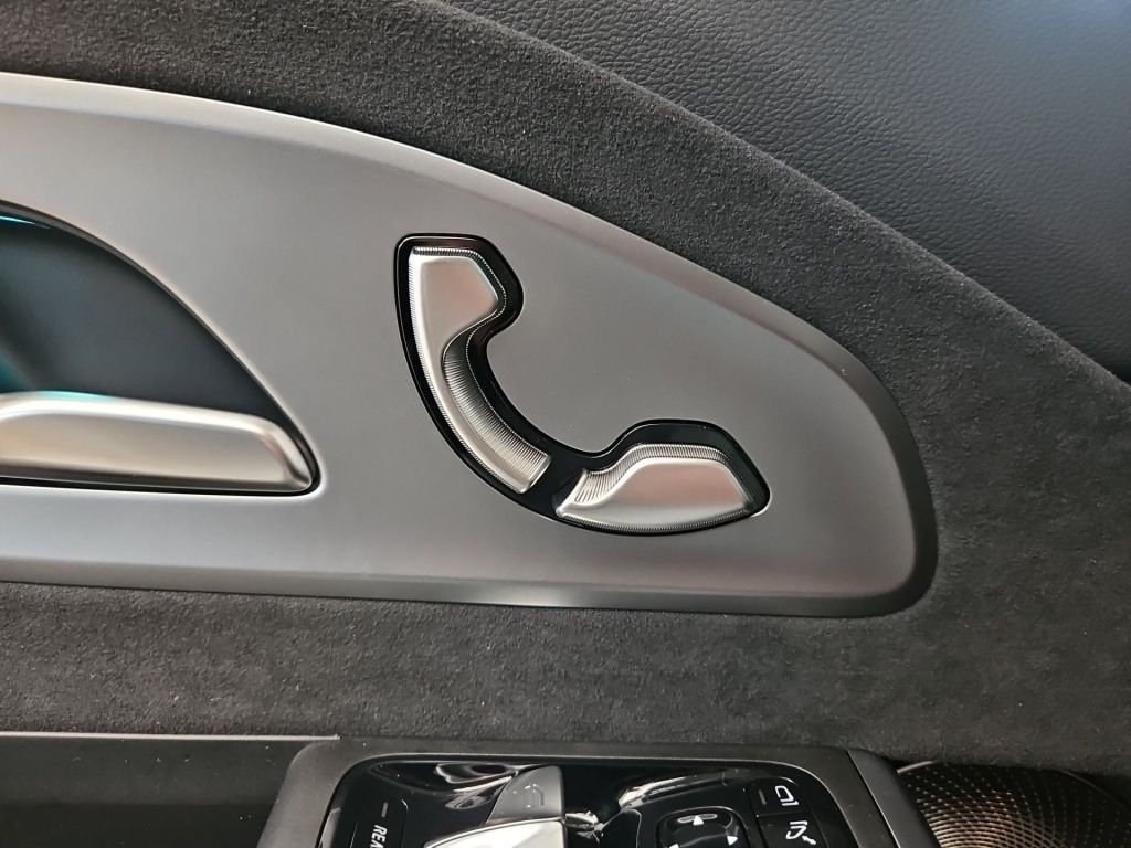 Fahrzeugabbildung Mercedes-Benz CLA 200 +AMG-LINE+NIGHT+AHK+MULTIBEAM+BURMESTER+