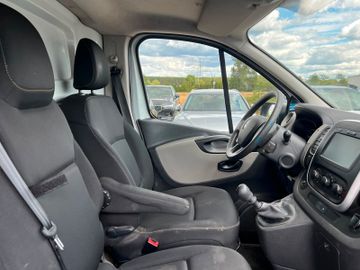 Renault Trafic - 11