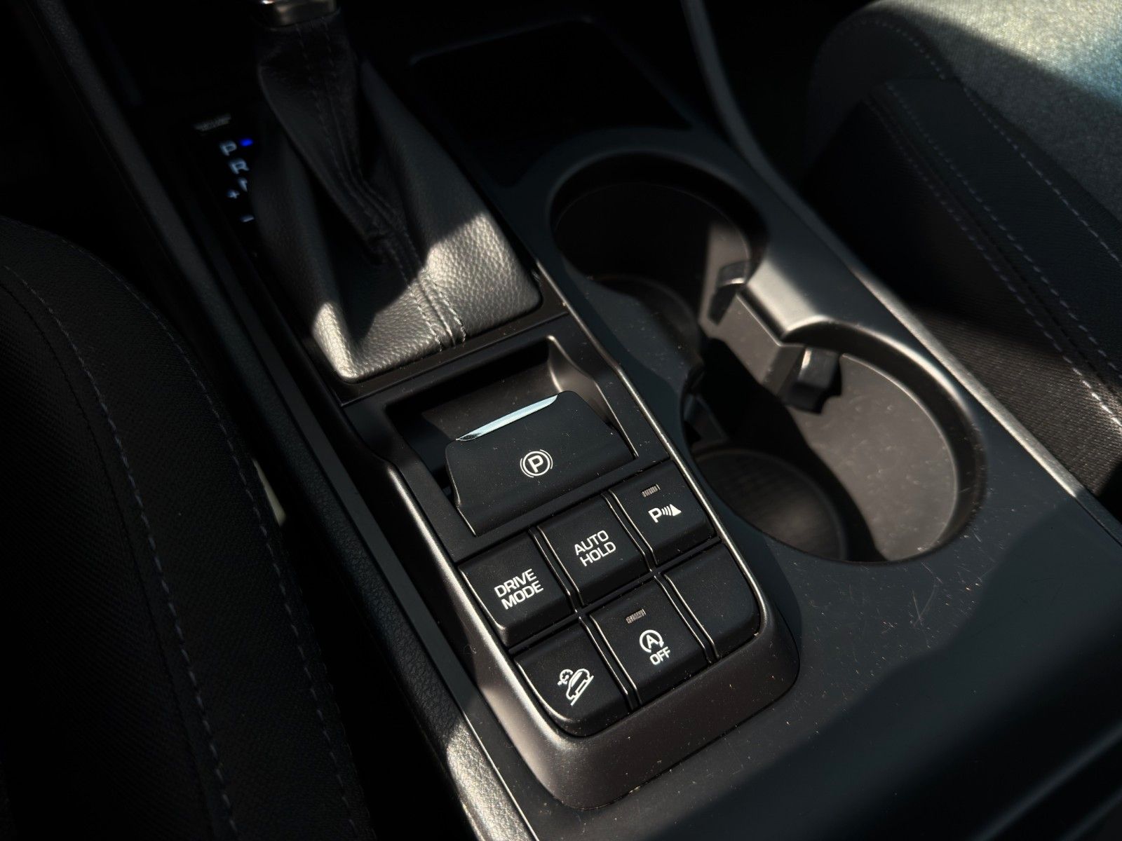 Fahrzeugabbildung Hyundai Tucson 4WD *Pano*Kamera*AHK*LED*Tempo*Carplay*