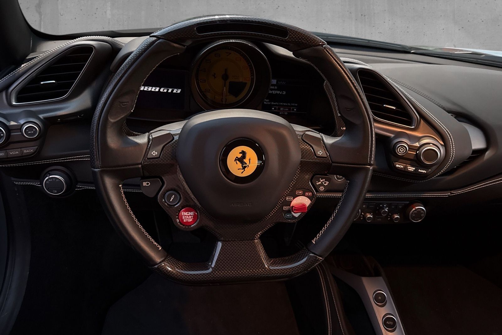 Fahrzeugabbildung Ferrari 488 GTB*ATELIER*Racing Seats*JBL*Sonderlack