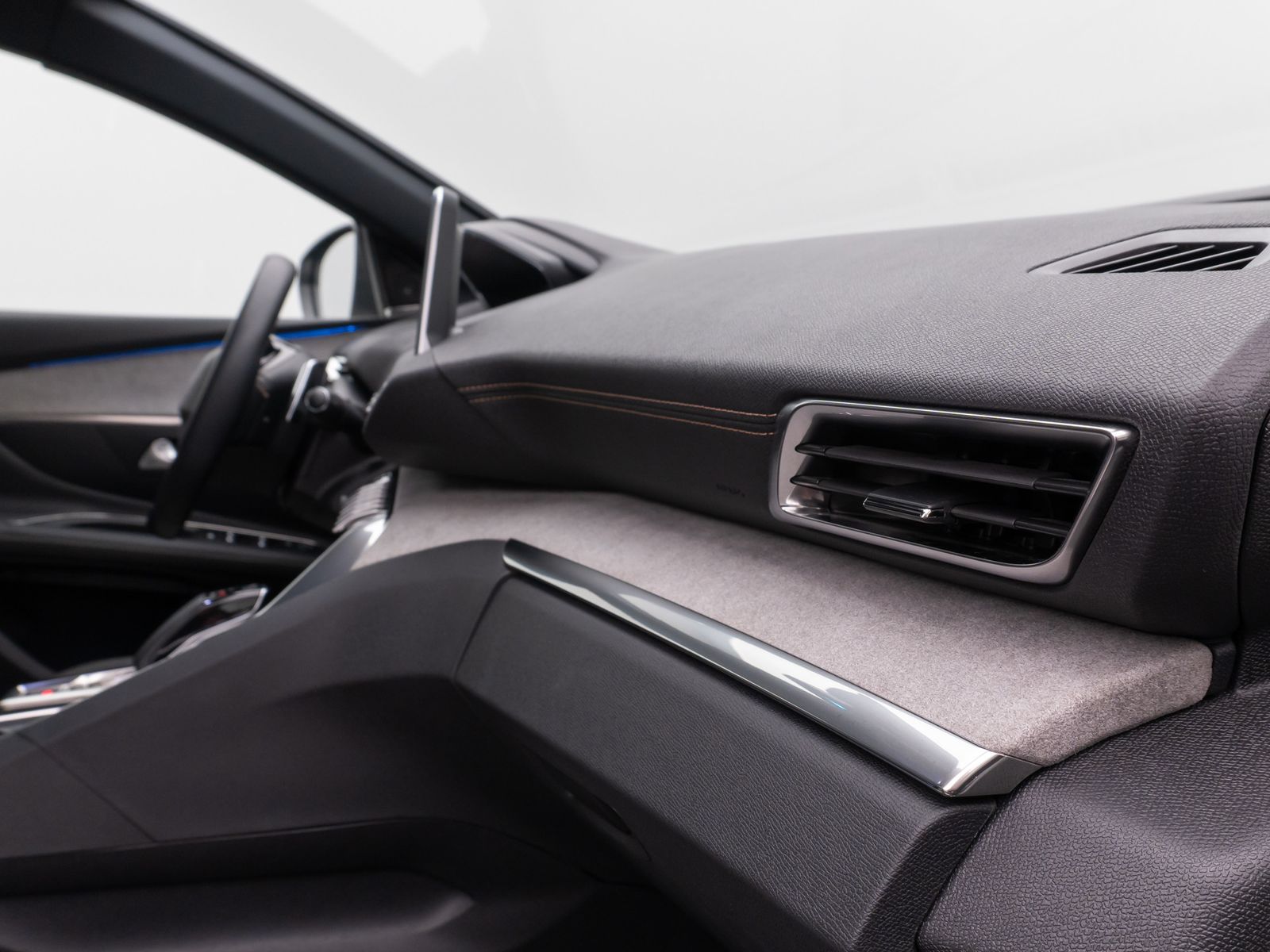 Fahrzeugabbildung Peugeot 3008 Hybrid4 300 GT Panorama 360° Massage AHK