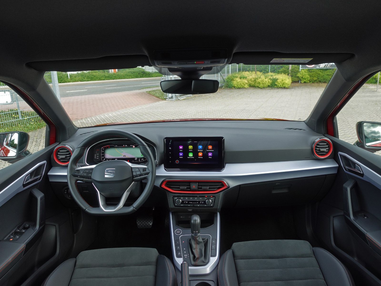 Fahrzeugabbildung SEAT Arona 1.5 TSI DSG FR Full Link ACC RFK DINAMICA