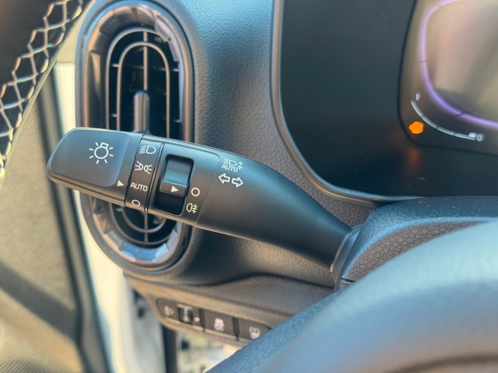 Fahrzeugabbildung Kia Picanto Navi PDC Kamera KLIMA Spurhalteassi