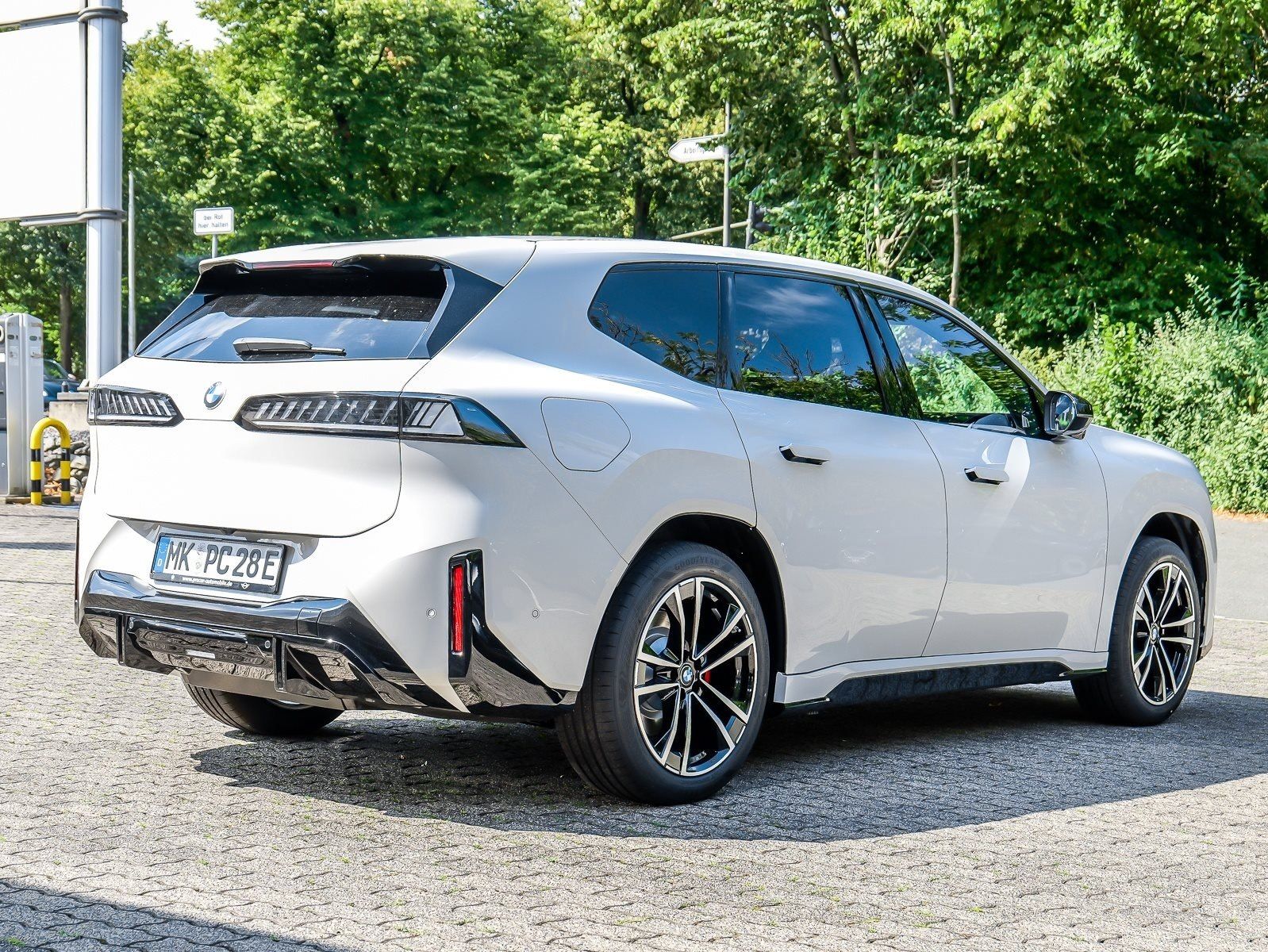 BMW iX3 - Bild 2
