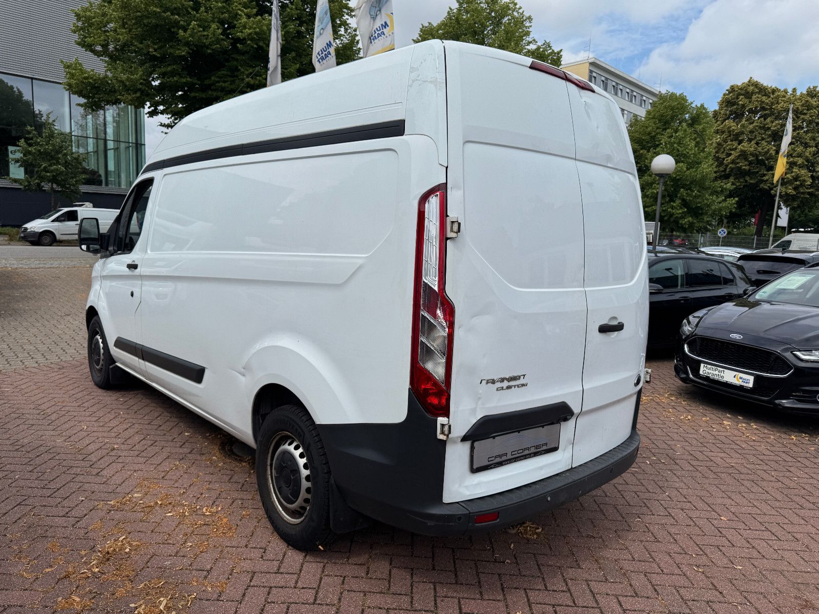Fahrzeugabbildung Ford Transit Custom 2.2 TDCI HOCHDACH L2 H2 3-SITZER