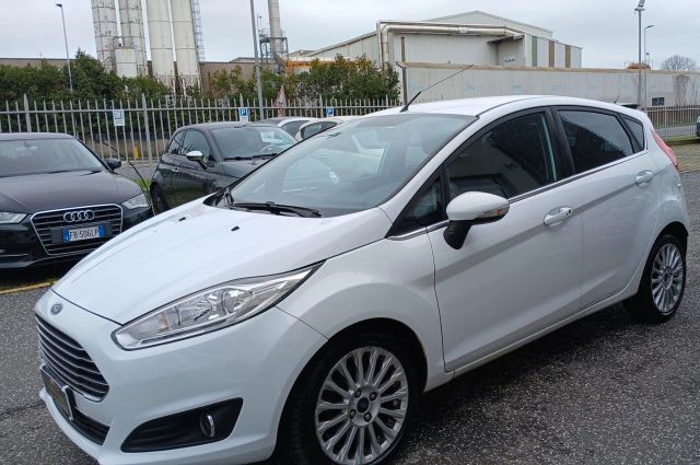 Ford Fiesta 1.4 5 porte Bz.- GPL Black & White E