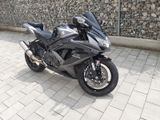 Suzuki GSXR 750 - SUZUKI 750 GSXR