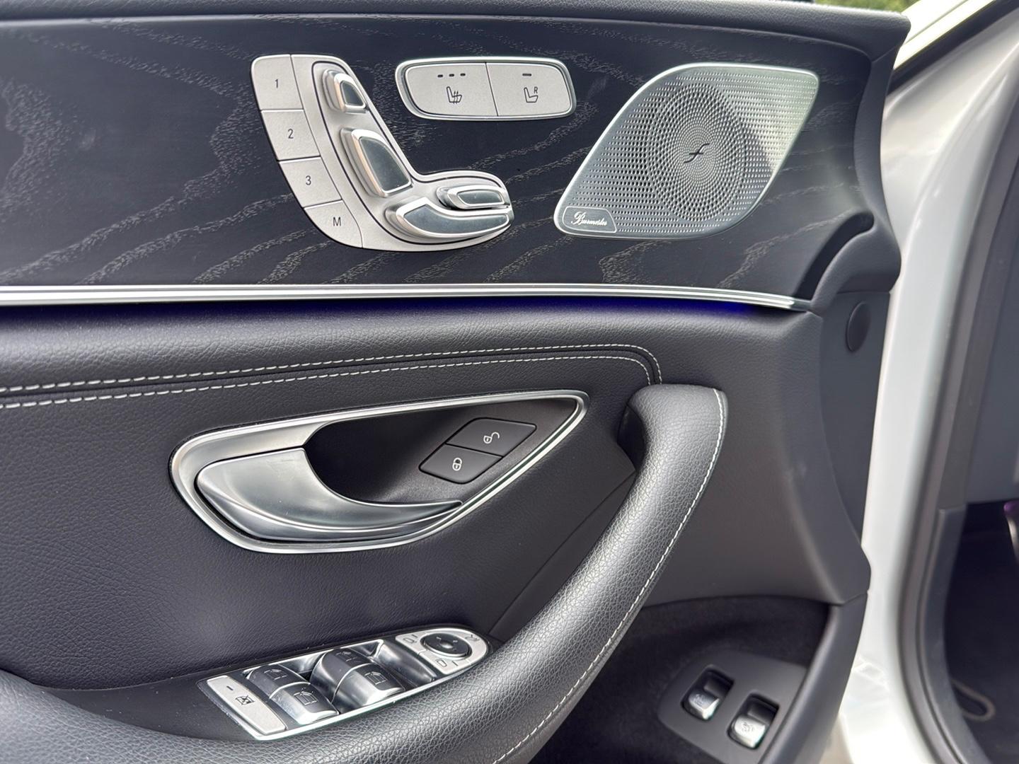 Mercedes-Benz CLS 300 d AMG LINE*15M JUNGE STERNE*AHK*360°*SD*