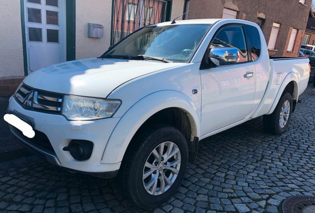 Mitsubishi L200