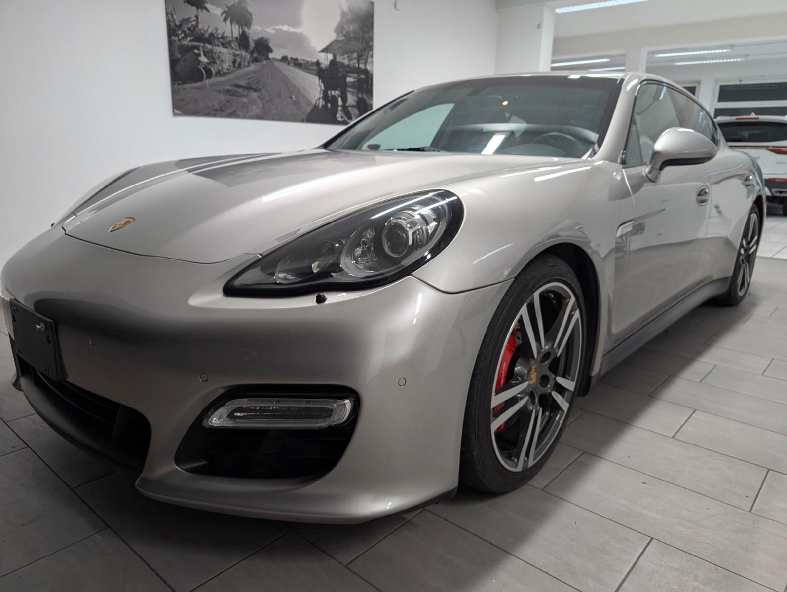 Porsche Panamera GTS / 1 Hand / Wenig km/ Inspektion Neu