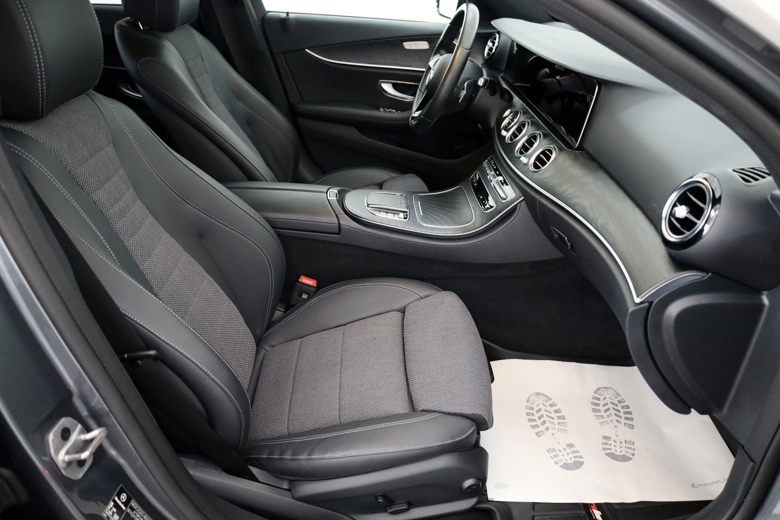 Fahrzeugabbildung Mercedes-Benz E 220 d 4M All-Terrain,Kamera,Navi,SH,AHK, SR+WR